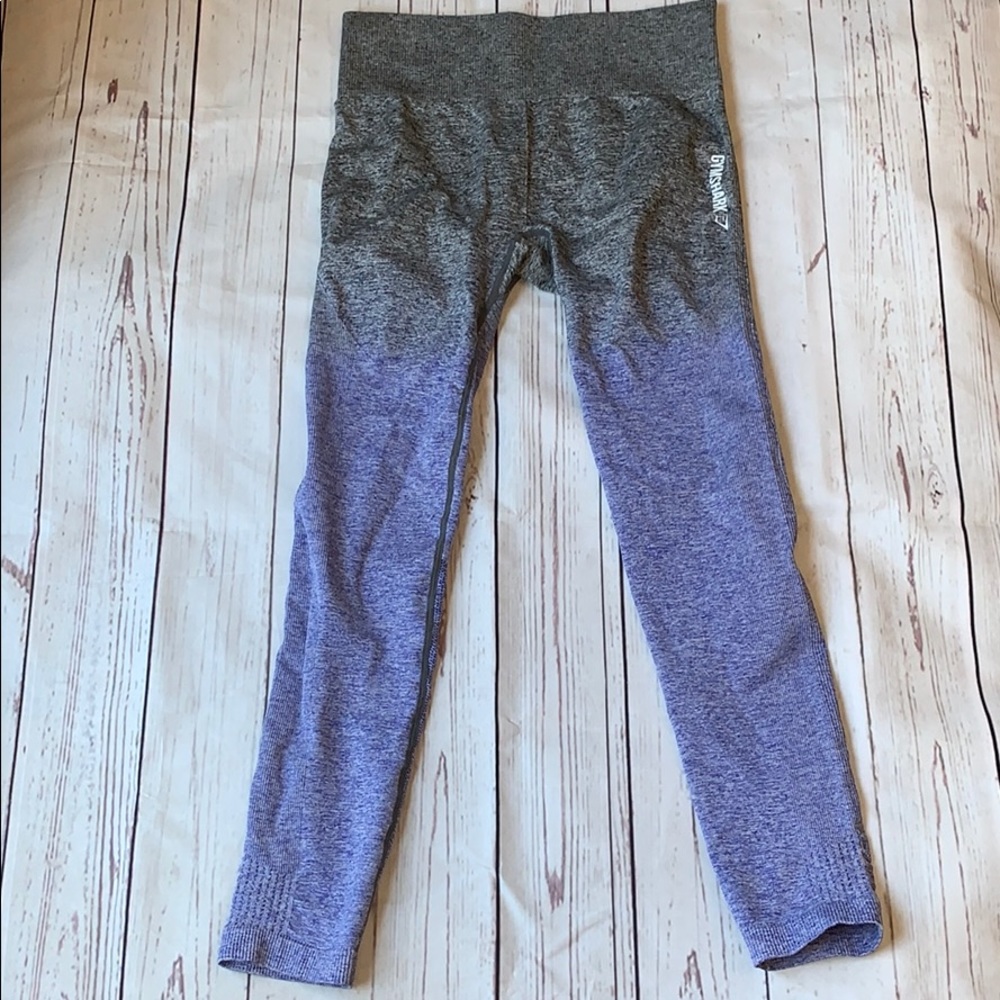 Gym shark leggings